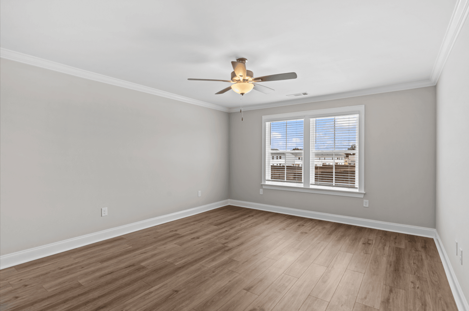 Enterprise Townhome: 202 Clifton Dr.