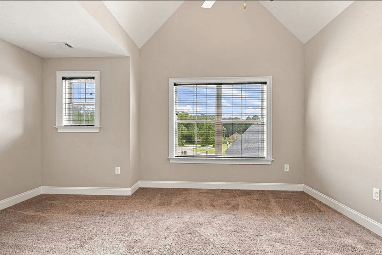 Opelika House: 856 Violet Ln