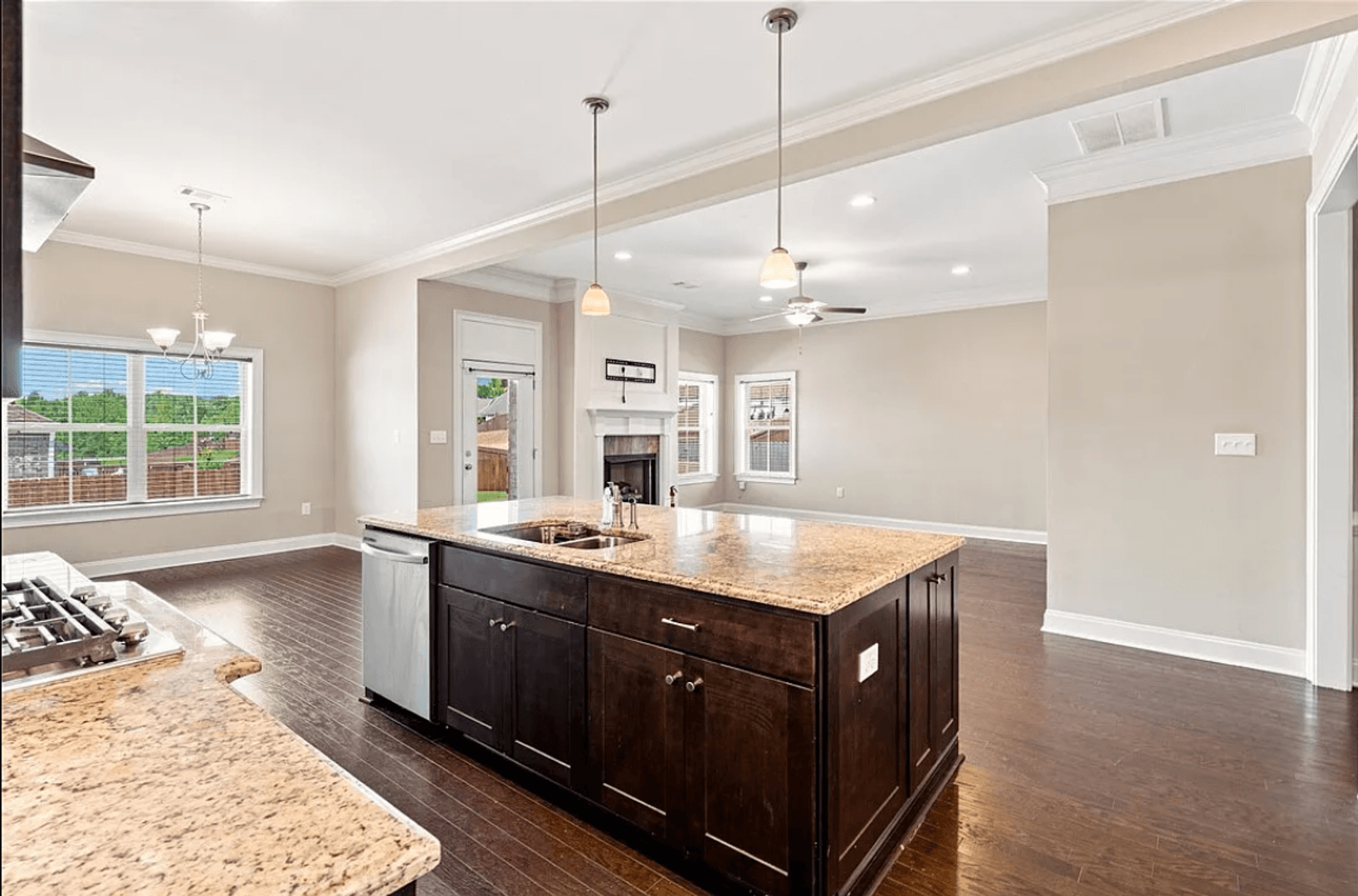 Opelika House: 856 Violet Ln