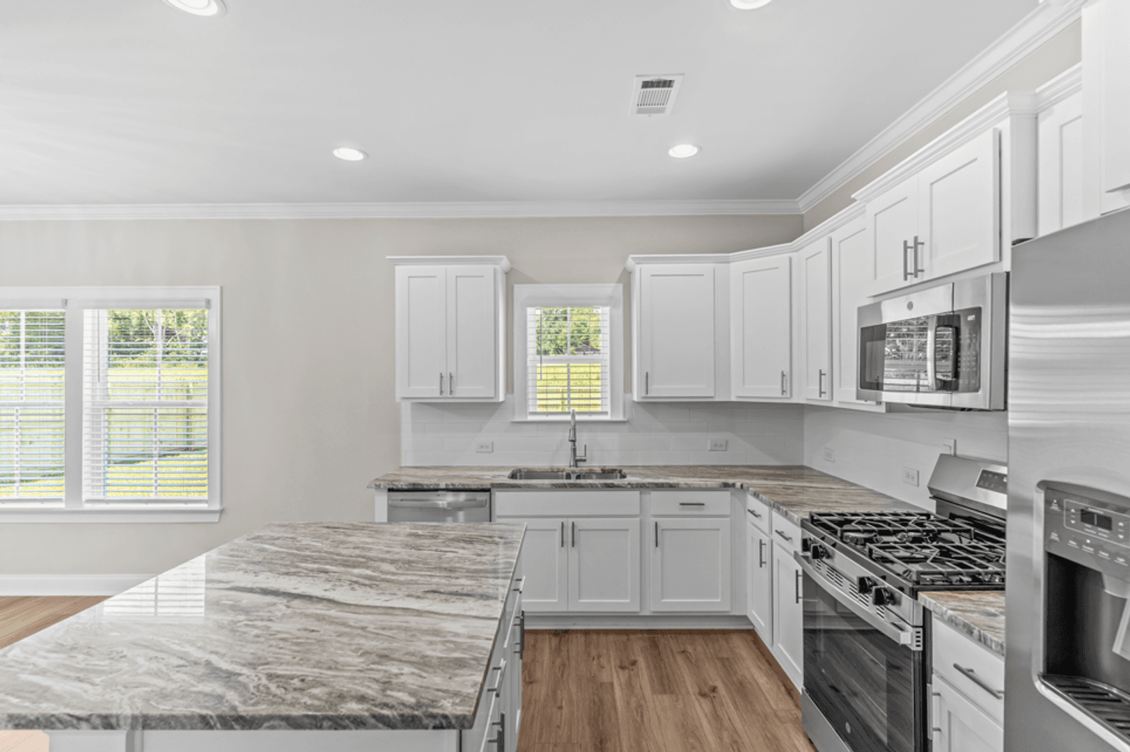 Enterprise Townhome: 208 Clifton Dr.