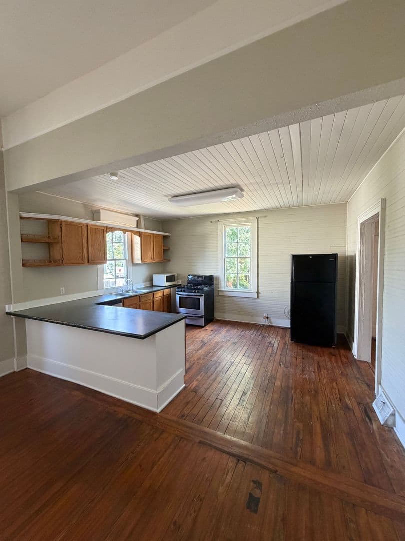 Opelika House: 707 Ave. D