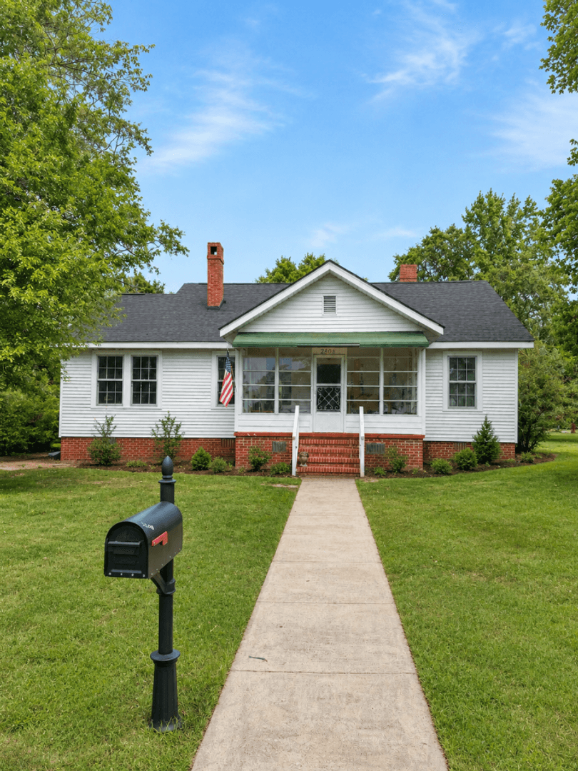 Opelika House: 2808 3rd Avenue