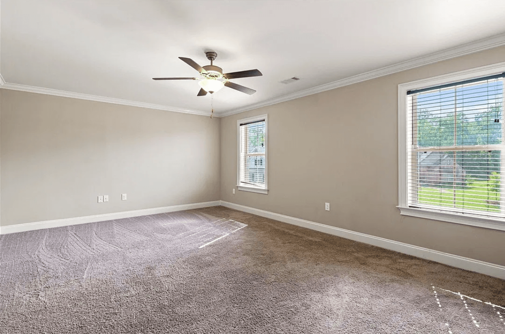 Opelika House: 856 Violet Ln