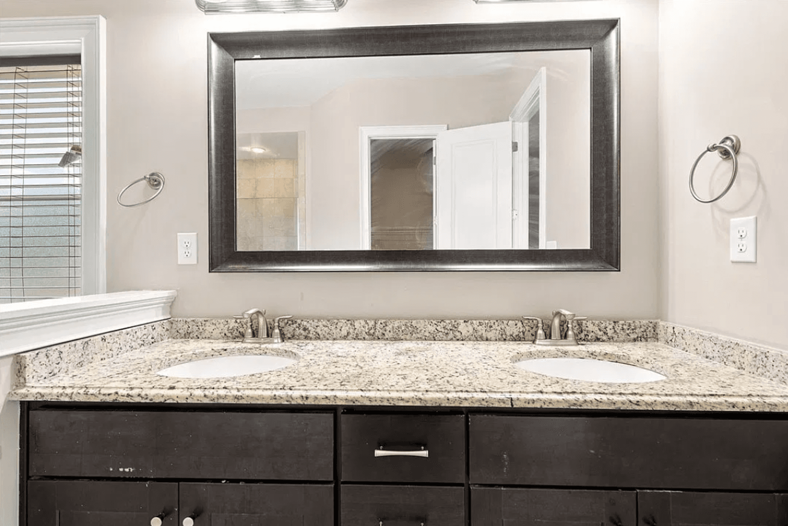 Opelika House: 856 Violet Ln