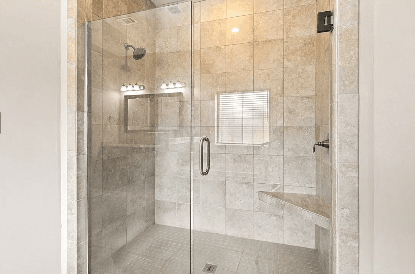 Opelika House: 856 Violet Ln