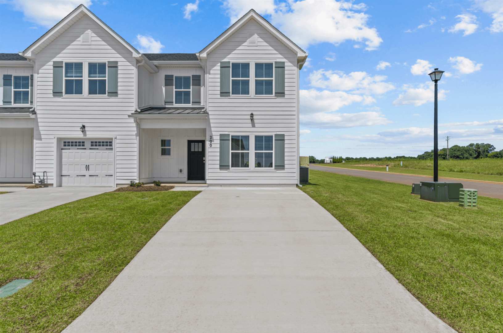 Enterprise Townhome: 200 Clifton Dr.