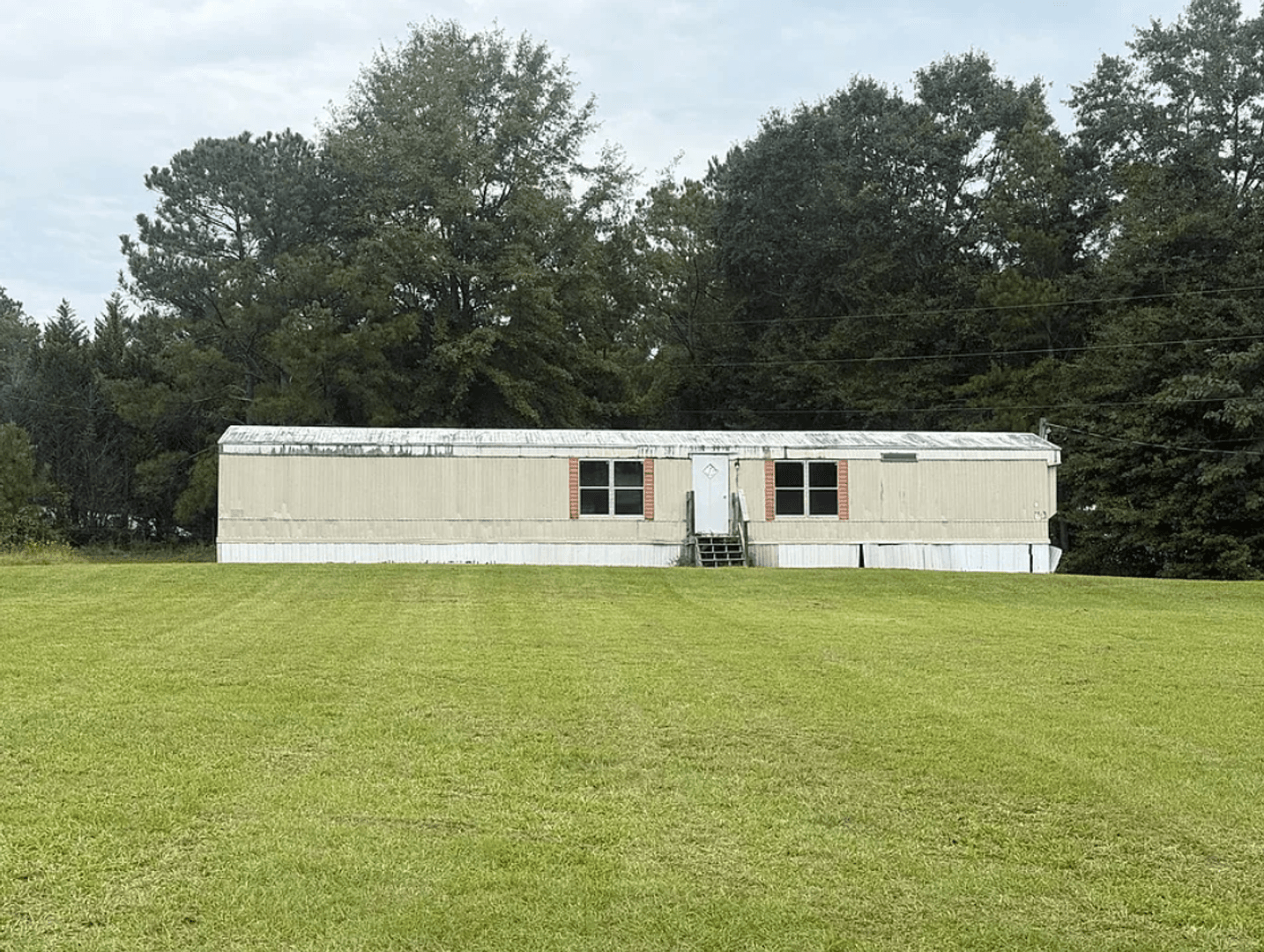 Opelika House: 3503 Lee Rd 166