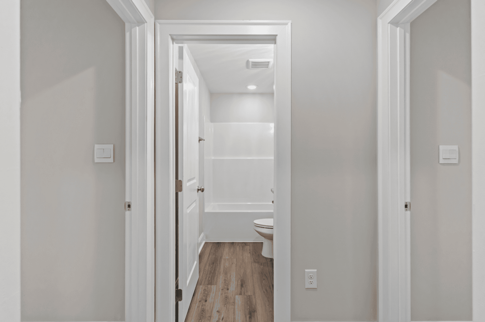 Enterprise Townhome: 204 Clifton Dr.