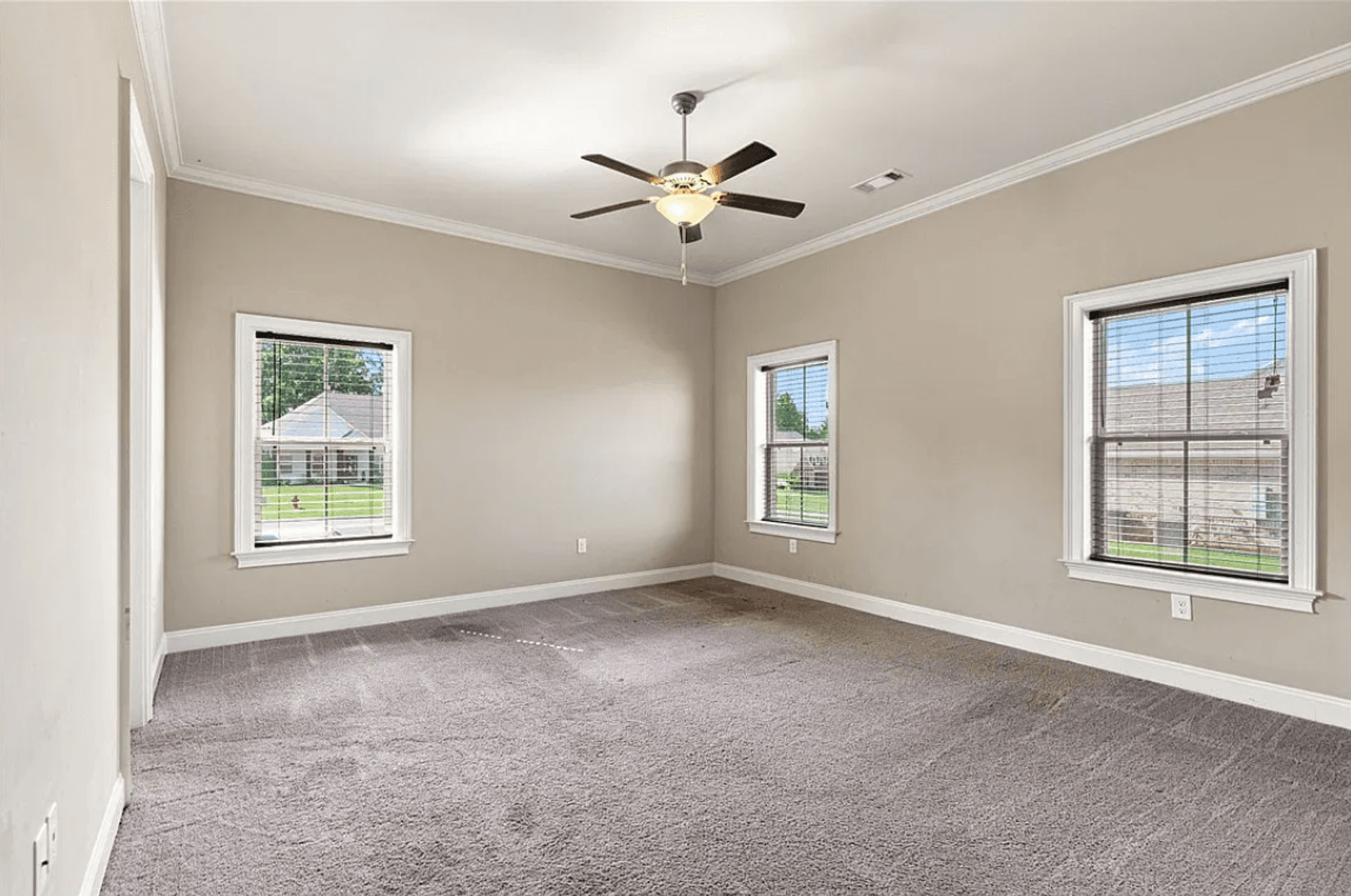 Opelika House: 856 Violet Ln