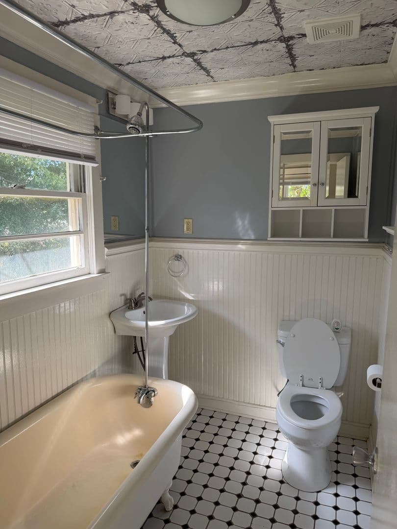 Opelika House: 2205 2nd Ave.