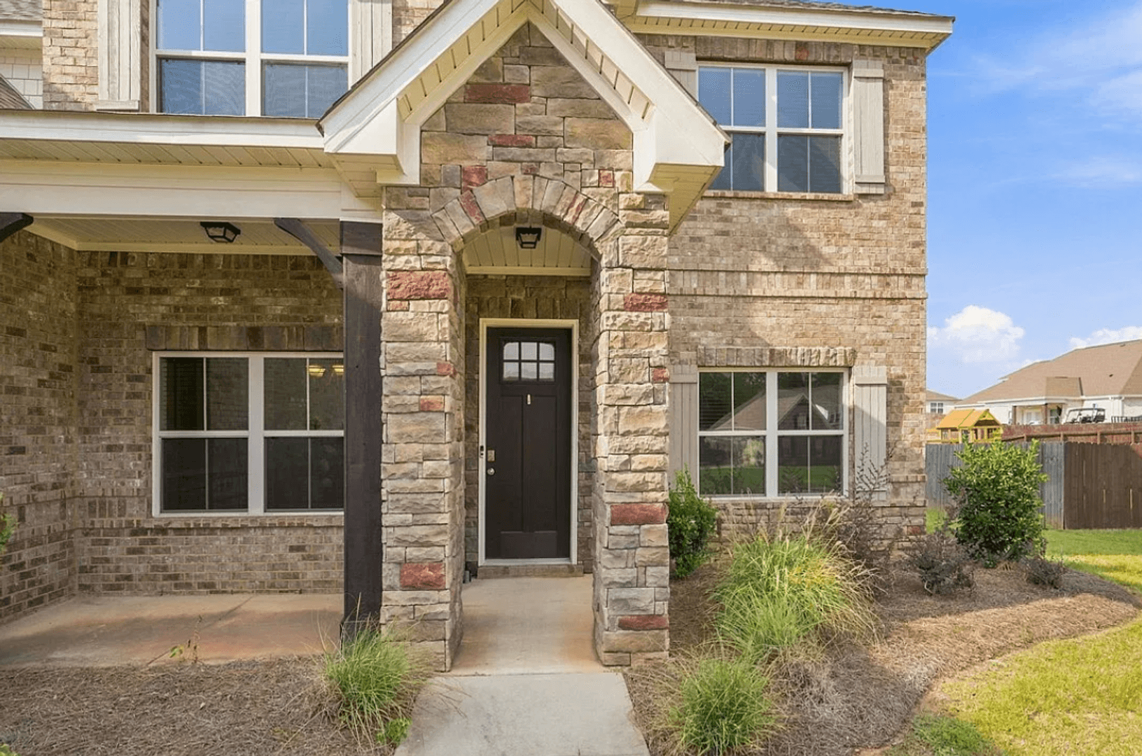 Opelika House: 856 Violet Ln