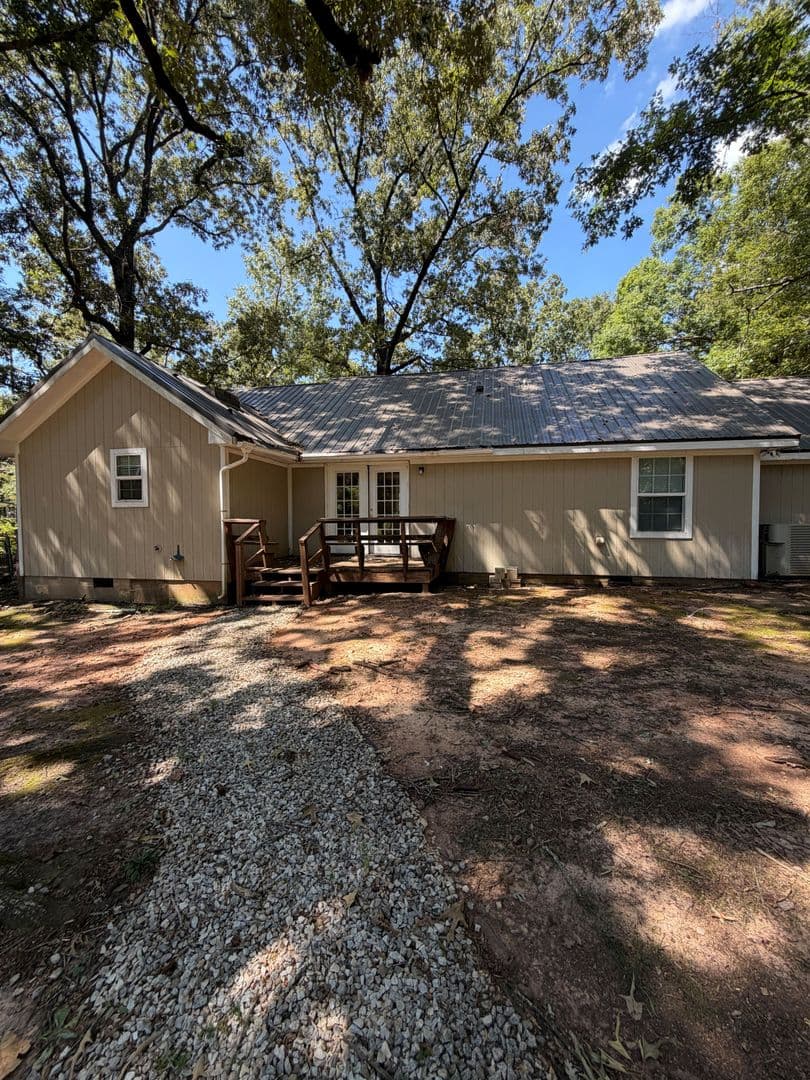 Opelika House: 503 Lake Condy Rd.