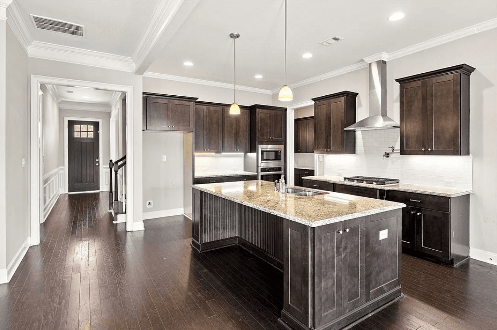 Opelika House: 856 Violet Ln