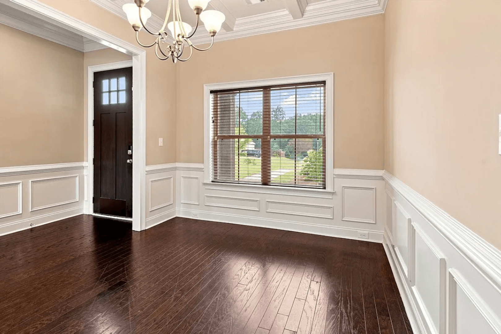 Opelika House: 856 Violet Ln