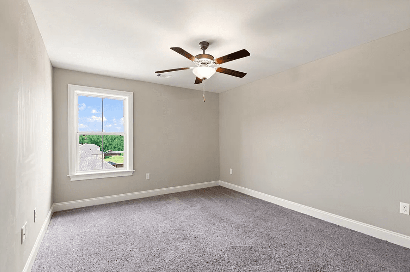 Opelika House: 856 Violet Ln