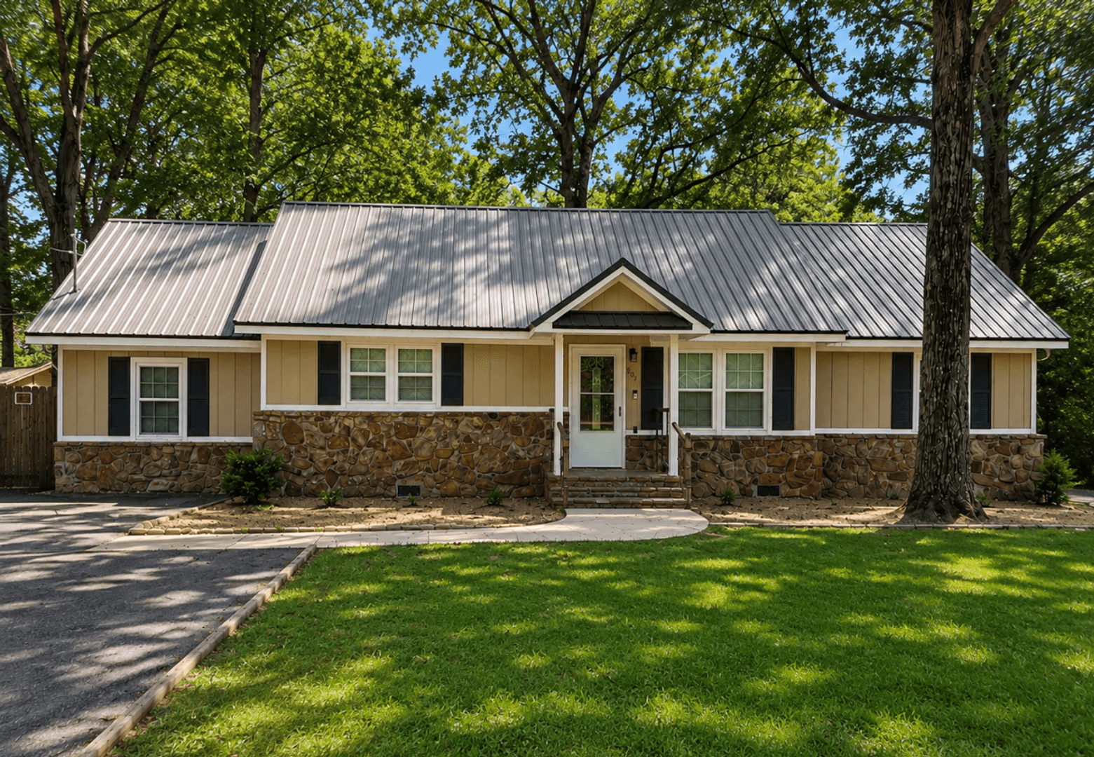 Opelika House: 503 Lake Condy Rd.