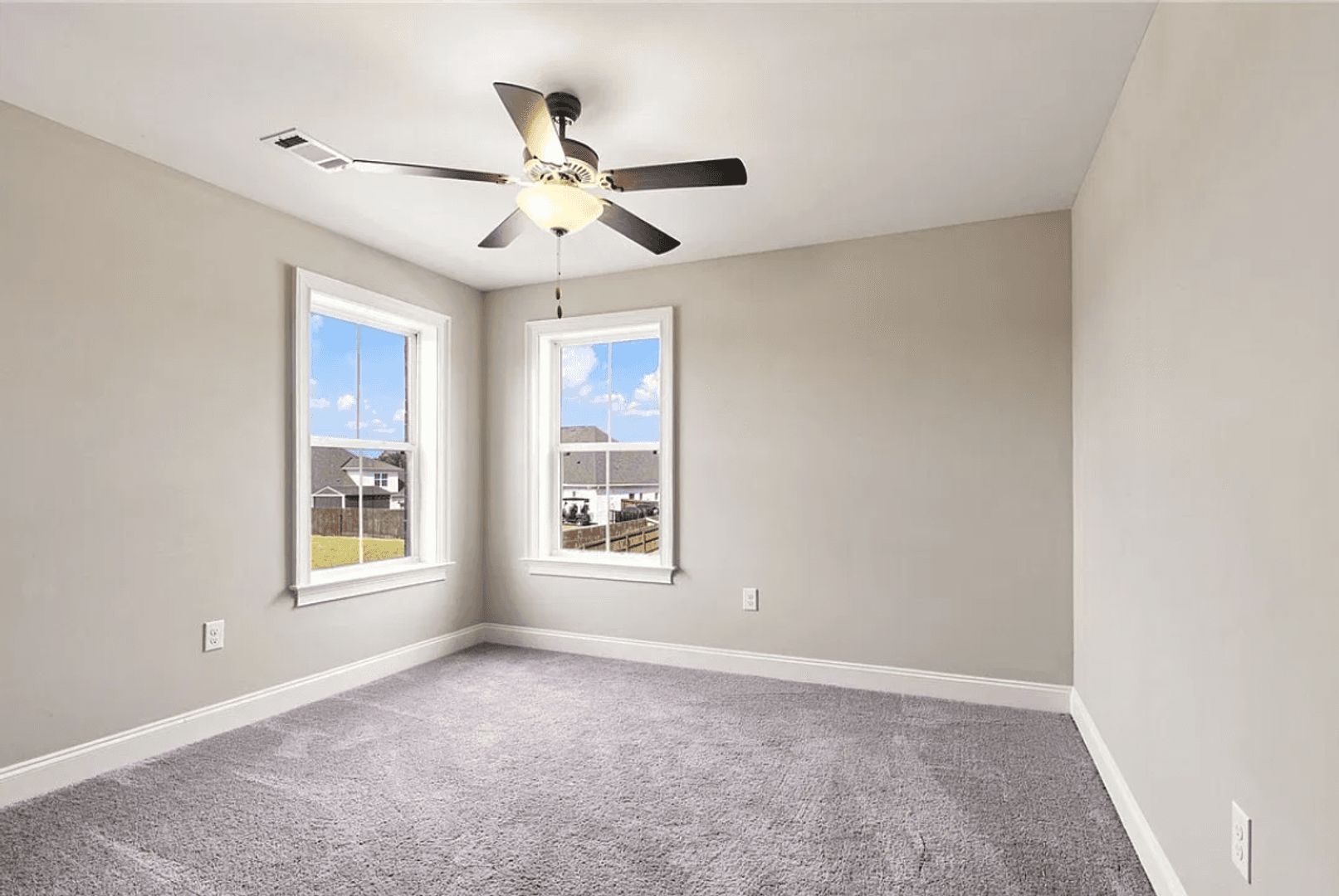 Opelika House: 856 Violet Ln