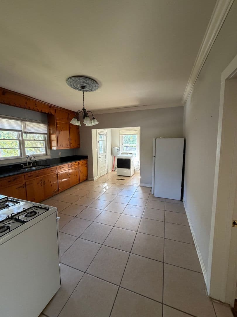 Opelika House: 2205 2nd Ave.