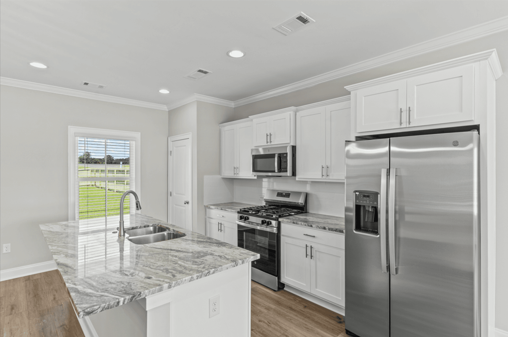 Enterprise Townhome: 200 Clifton Dr.