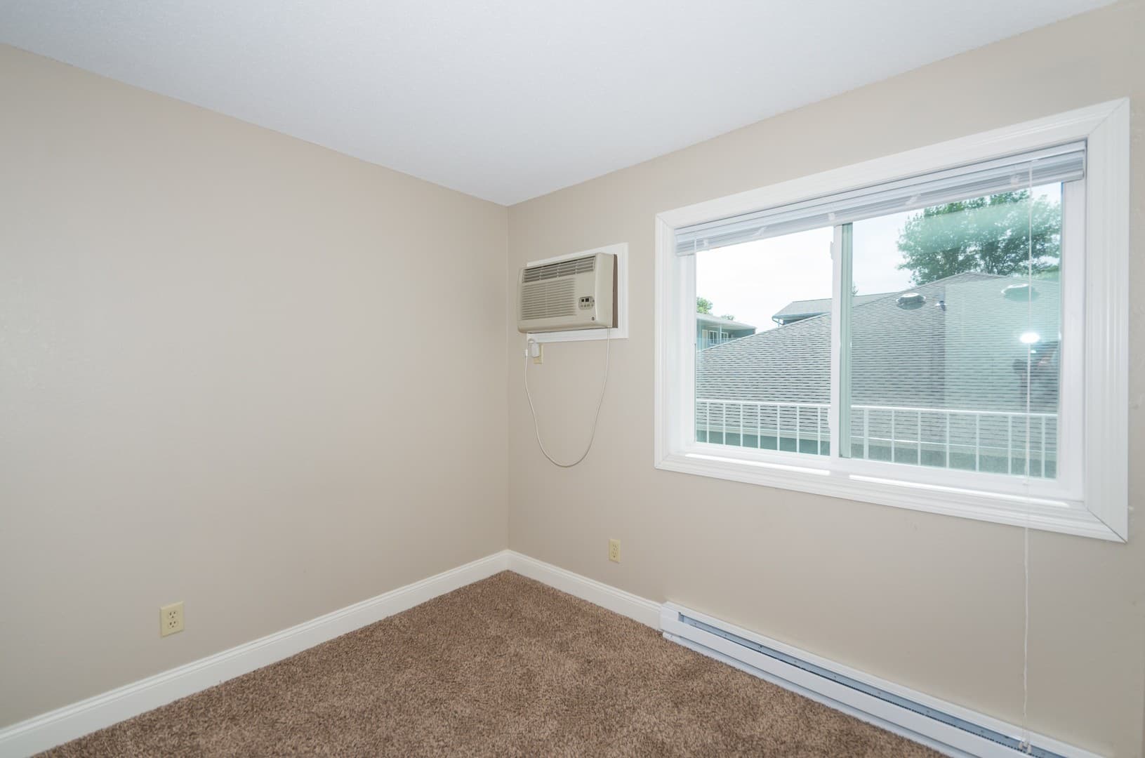 Grand Forks Apartment: 750 43rd St N.