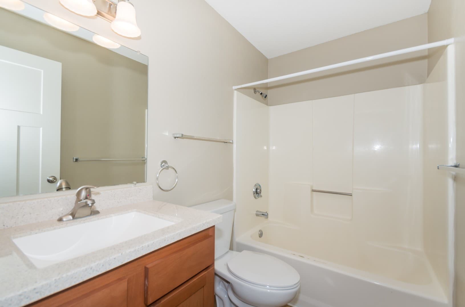 Grand Forks Apartment: 750 43rd St N.