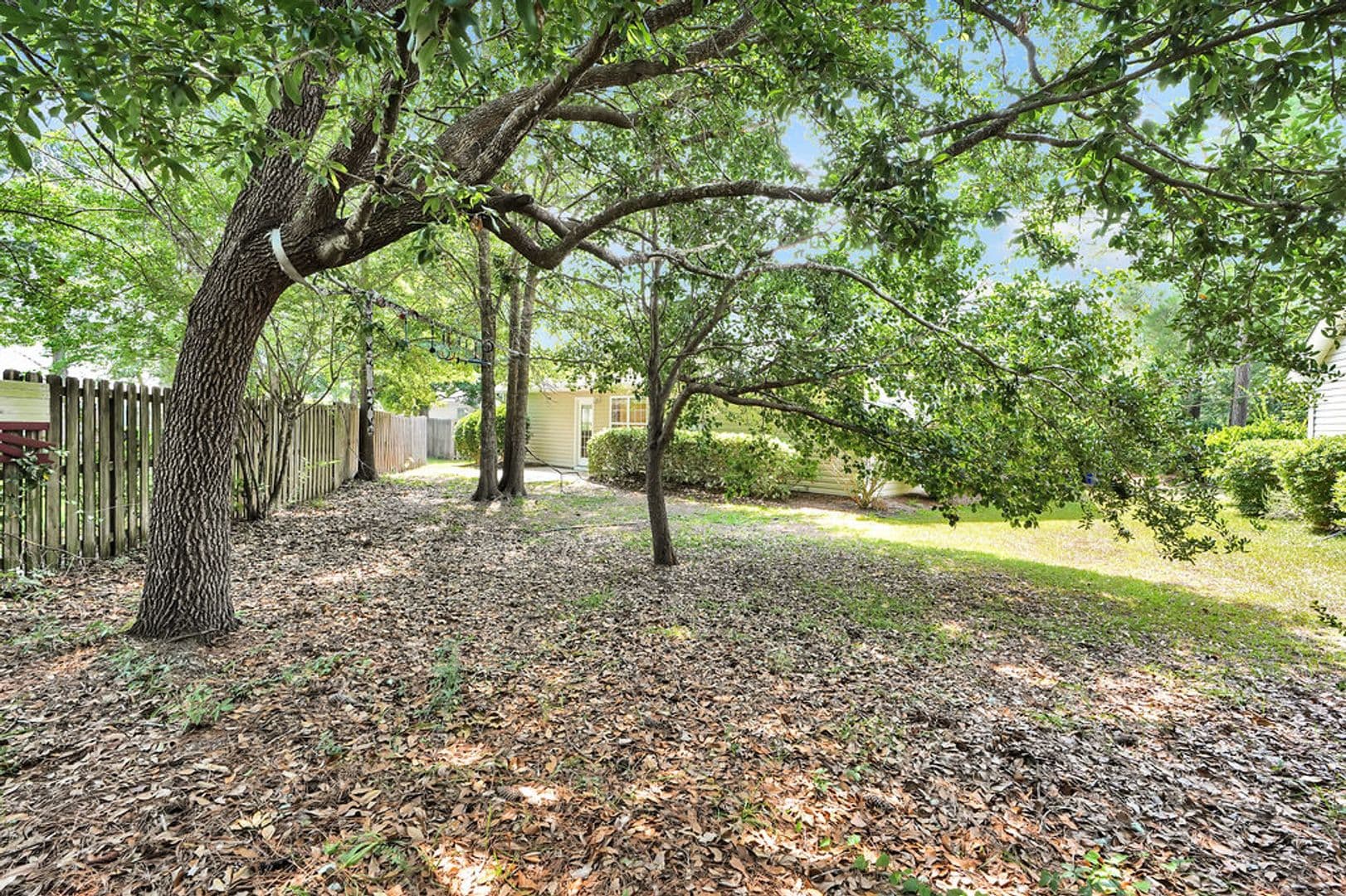 Leland House: 104 Grasmere Ct.