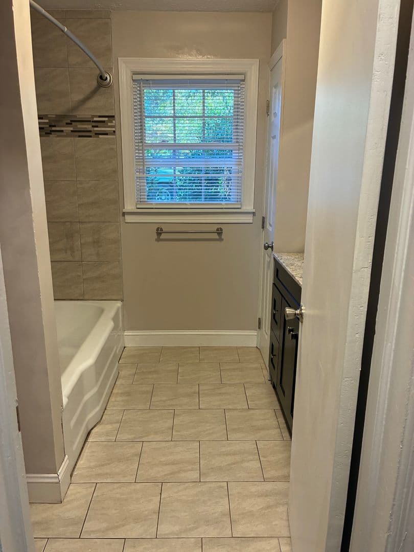 Kingsport House: 4145 Skyland Drive