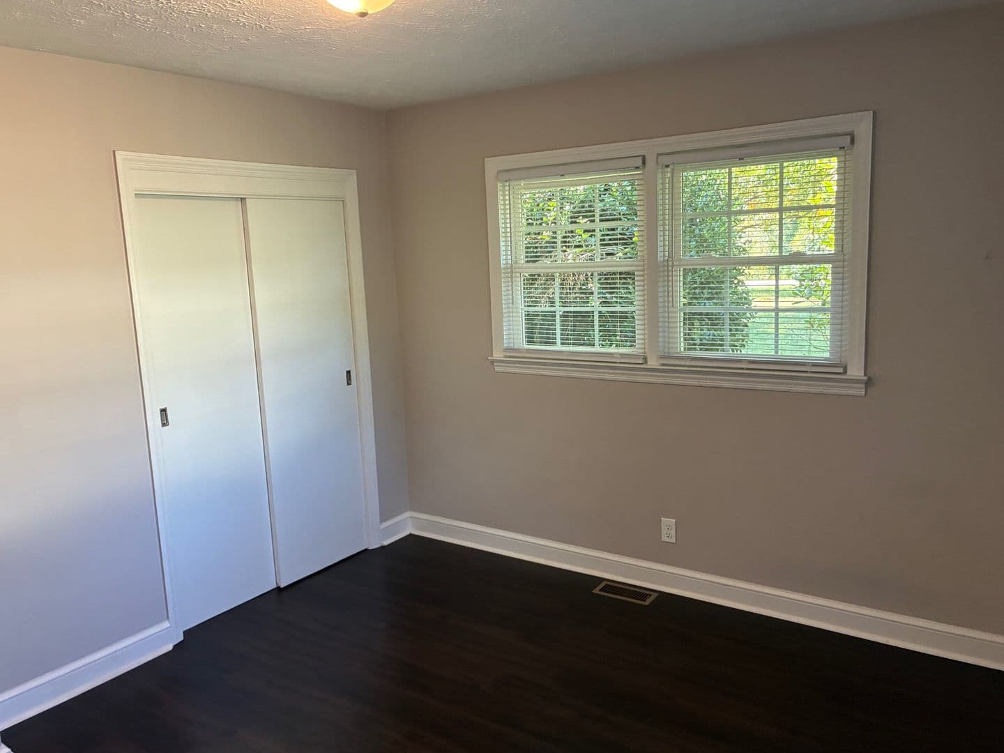 Kingsport House: 4145 Skyland Drive