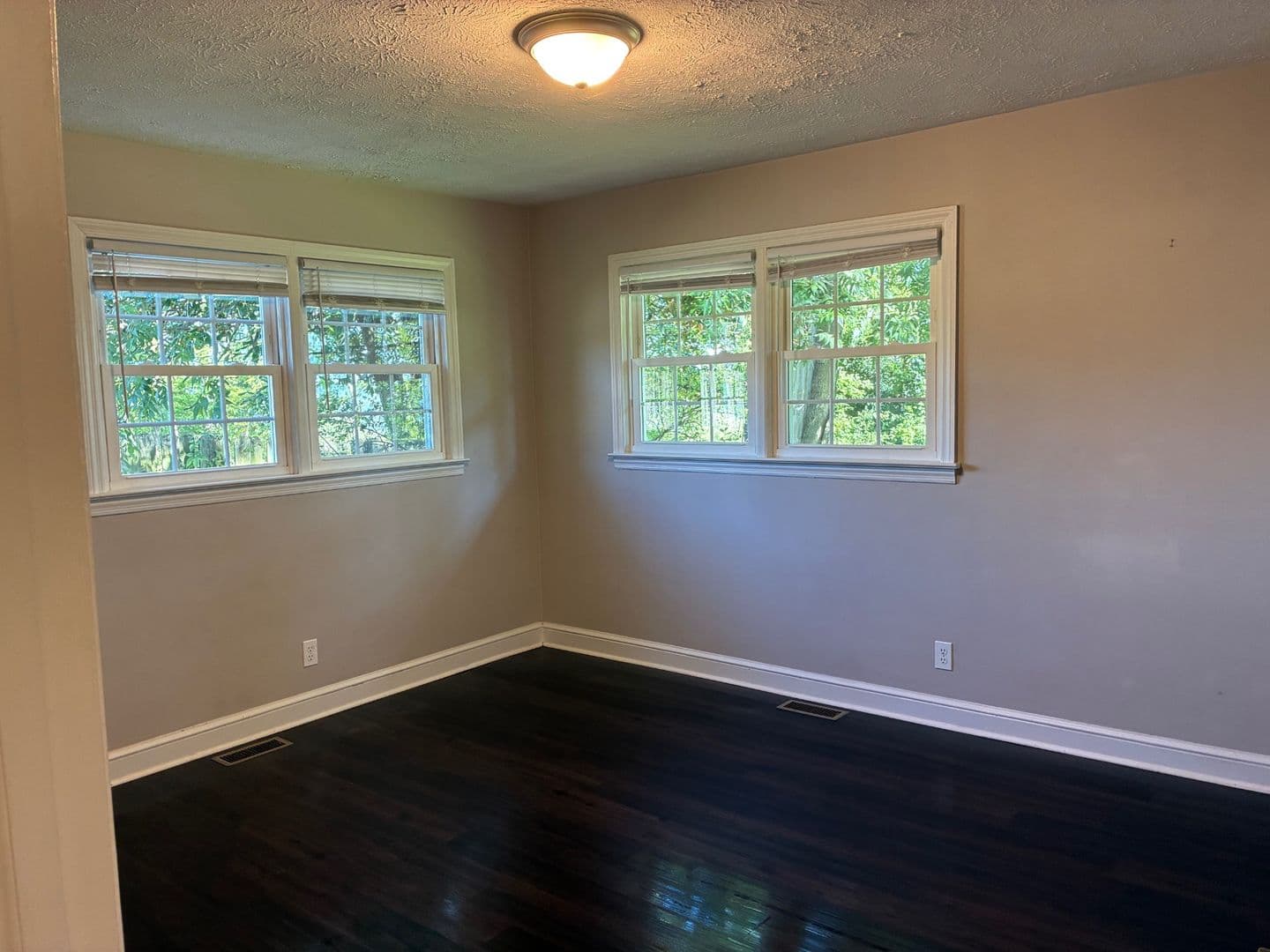Kingsport House: 4145 Skyland Drive