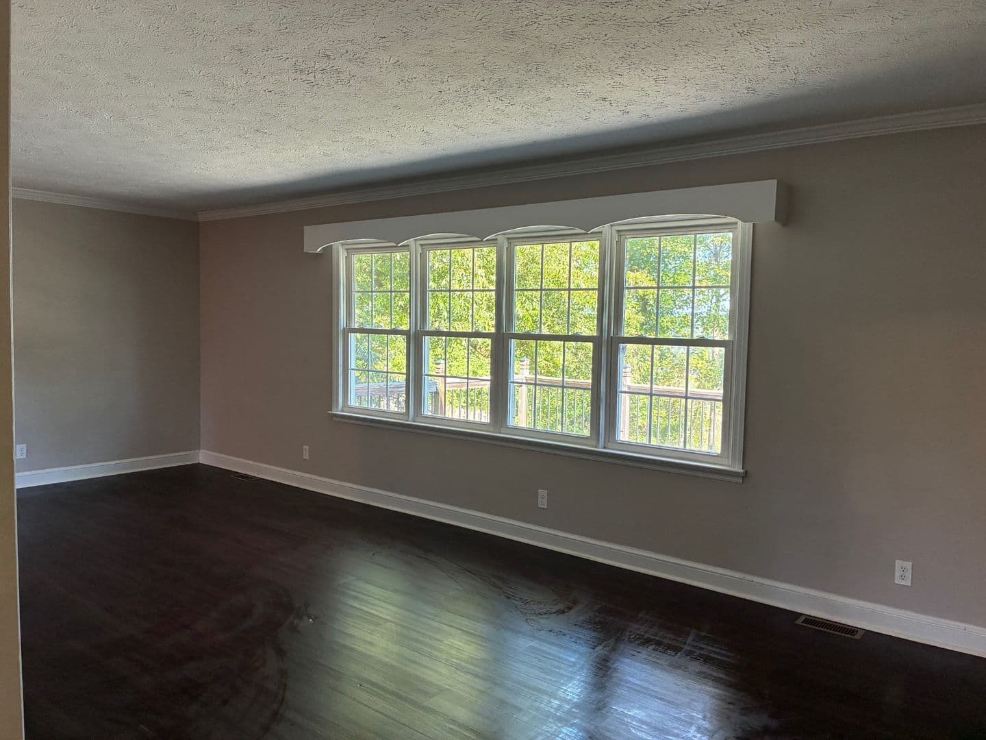 Kingsport House: 4145 Skyland Drive