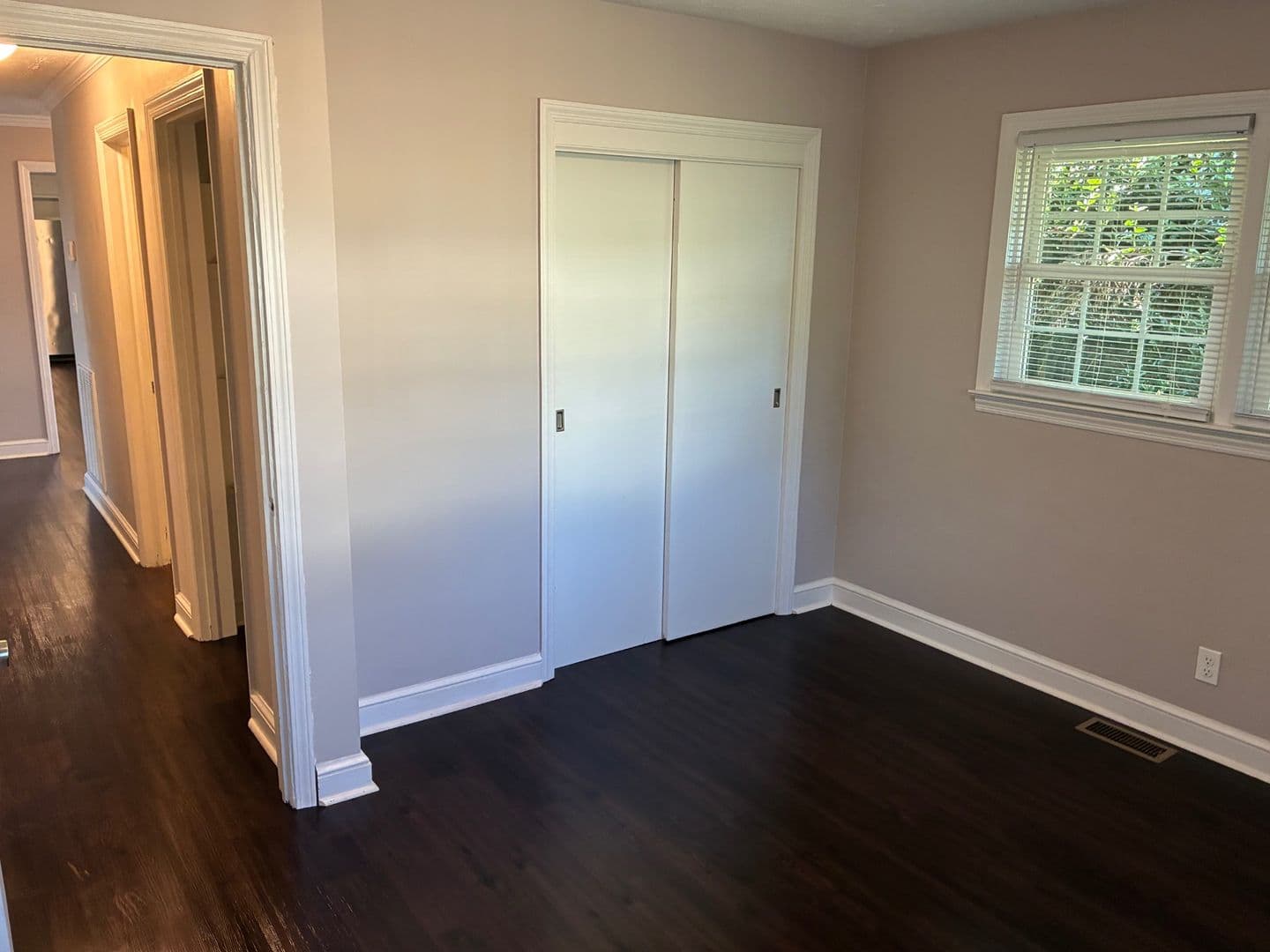 Kingsport House: 4145 Skyland Drive