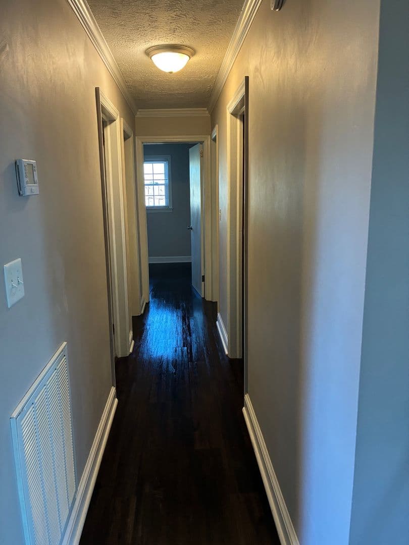 Kingsport House: 4145 Skyland Drive