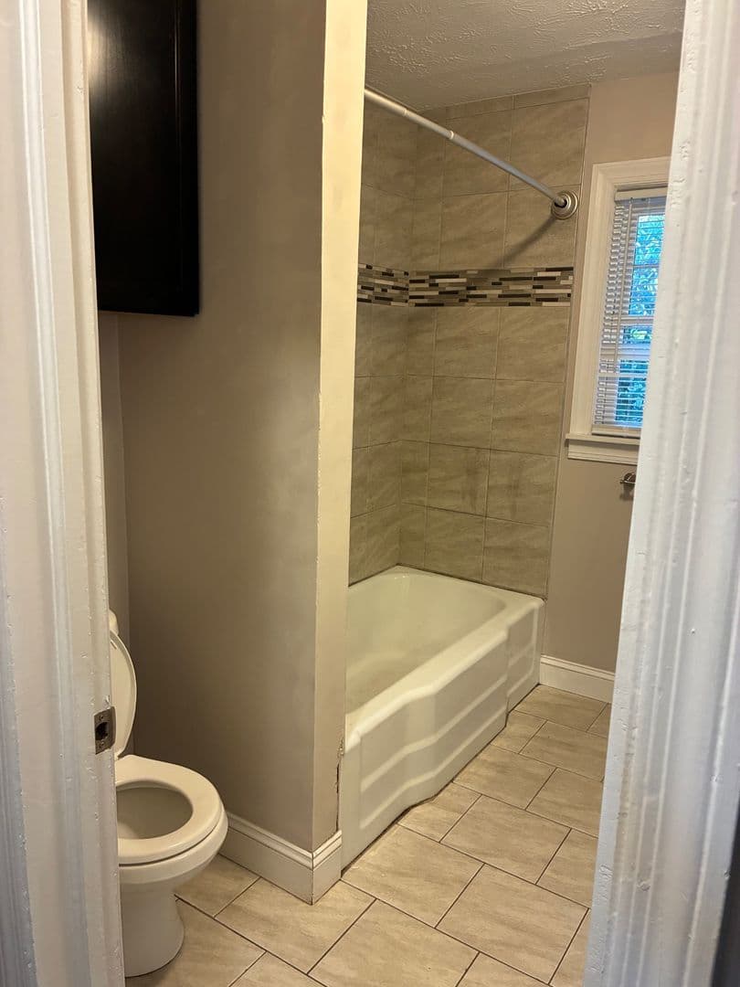 Kingsport House: 4145 Skyland Drive