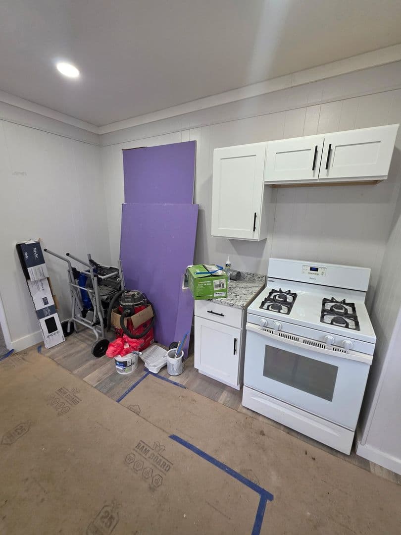 Arnold Apartment: 1600 Woodmont Avenue