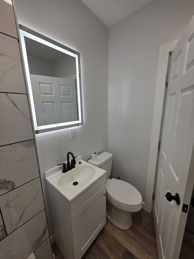 Arnold Apartment: 1600 Woodmont Avenue