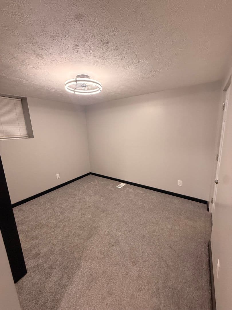 Arnold Apartment: 1600 Woodmont Avenue