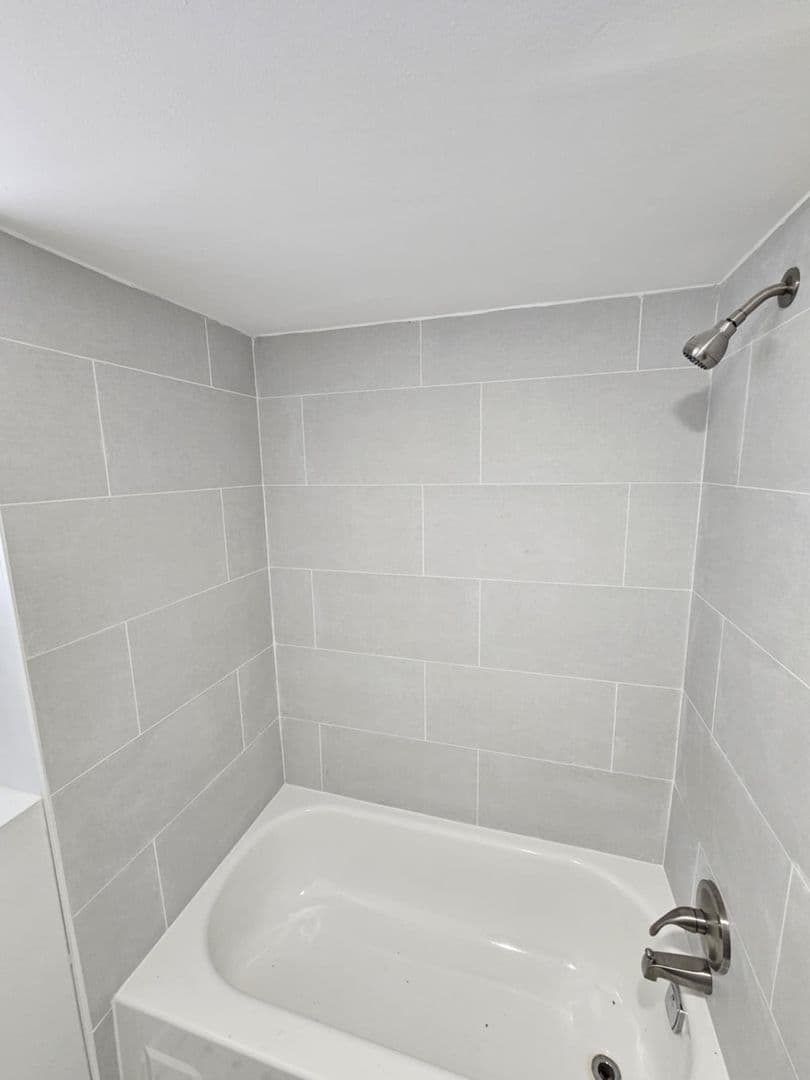 White Oak House: 3115 Quay Street