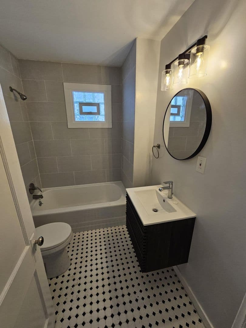 White Oak House: 3115 Quay Street