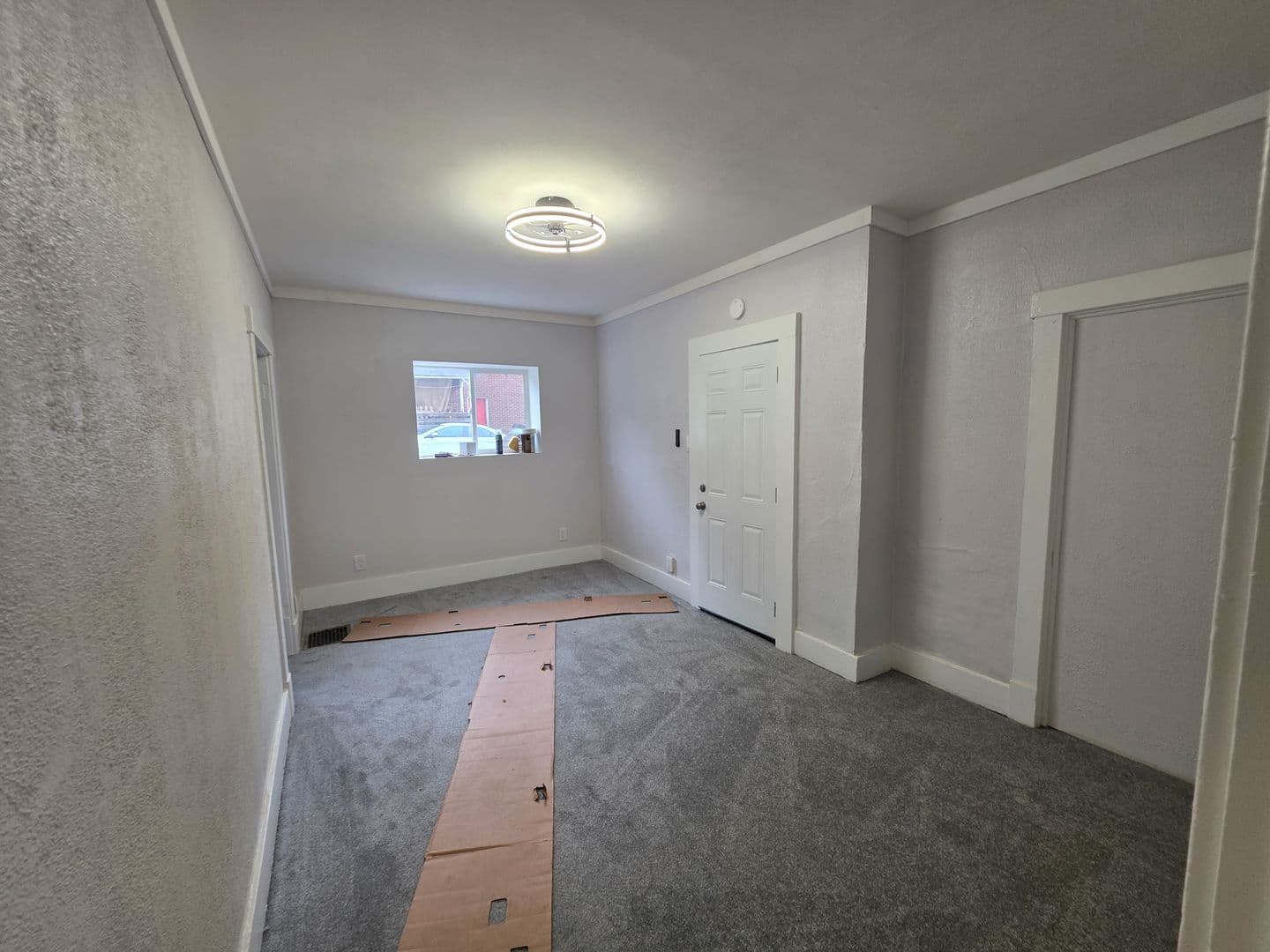 Arnold Apartment: 1600 Woodmont Avenue