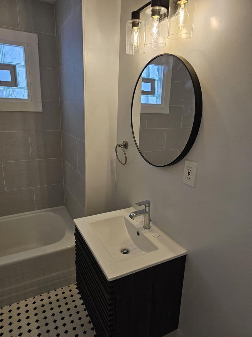 White Oak House: 3115 Quay Street