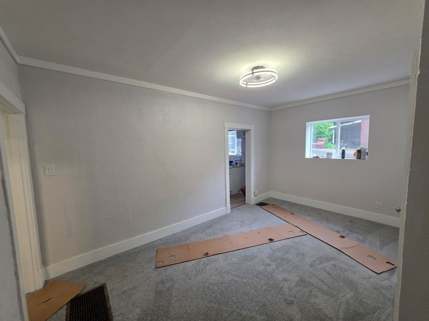 Arnold Apartment: 1600 Woodmont Avenue