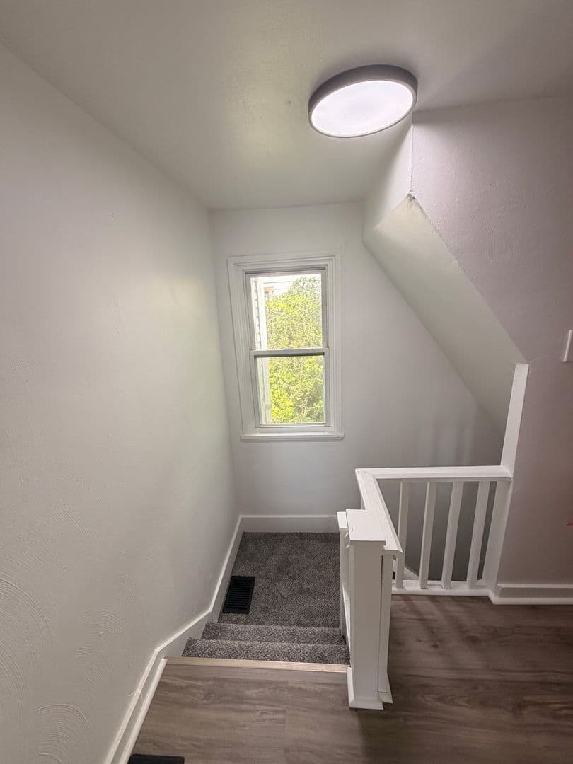 Arnold Apartment: 328 Murray Avenue