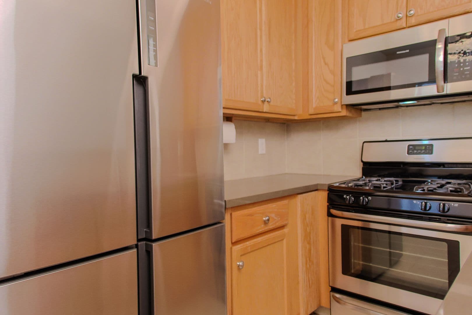 Los Angeles Apartment: 4810 Lincoln Avenue