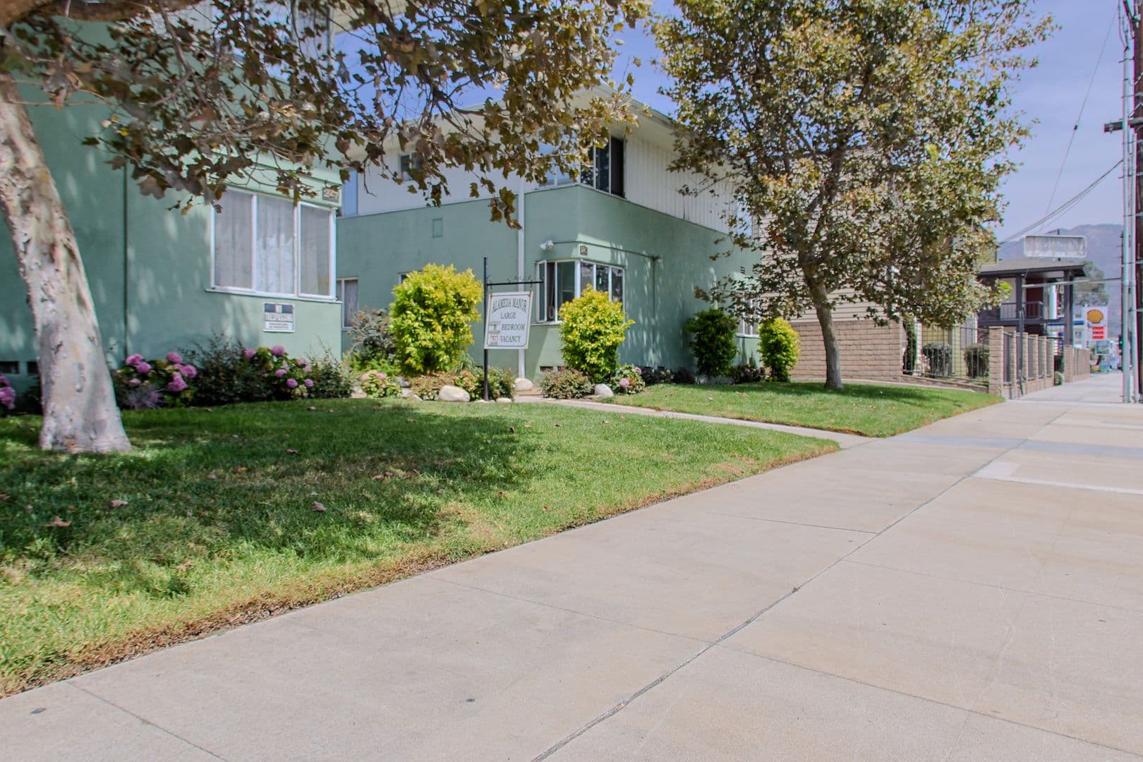 Burbank Apartment: 225-227 W Alameda Avenue