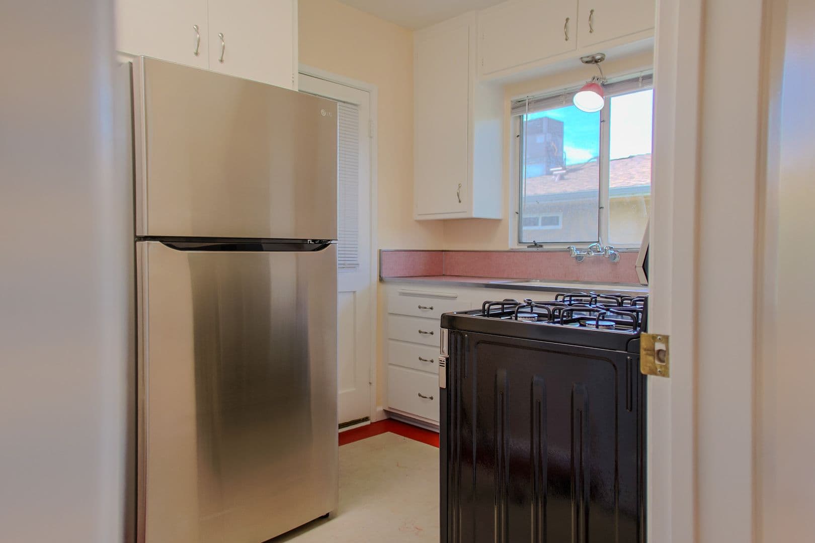 Burbank Apartment: 225-227 W Alameda Avenue
