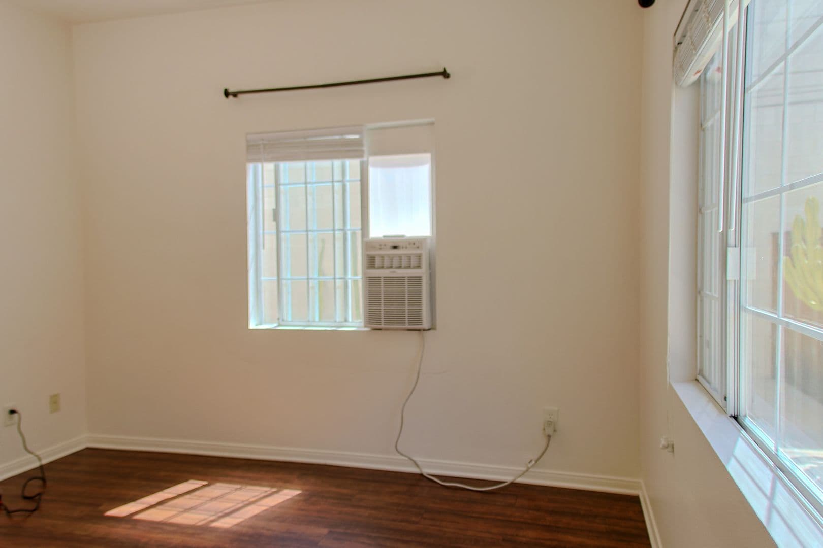 Glendale Apartment: 449 West Garfield Avenue