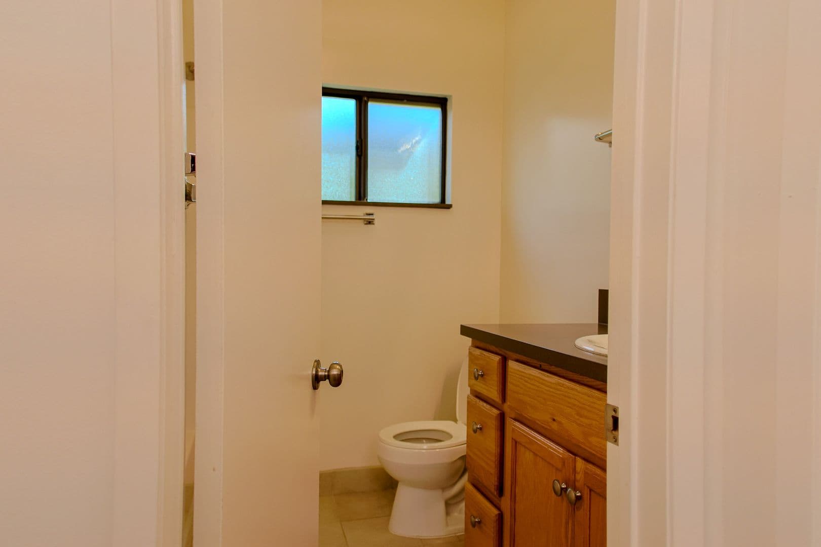 Los Angeles Apartment: 4810 Lincoln Avenue