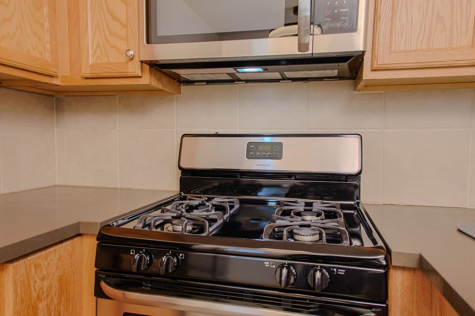 Los Angeles Apartment: 4810 Lincoln Avenue