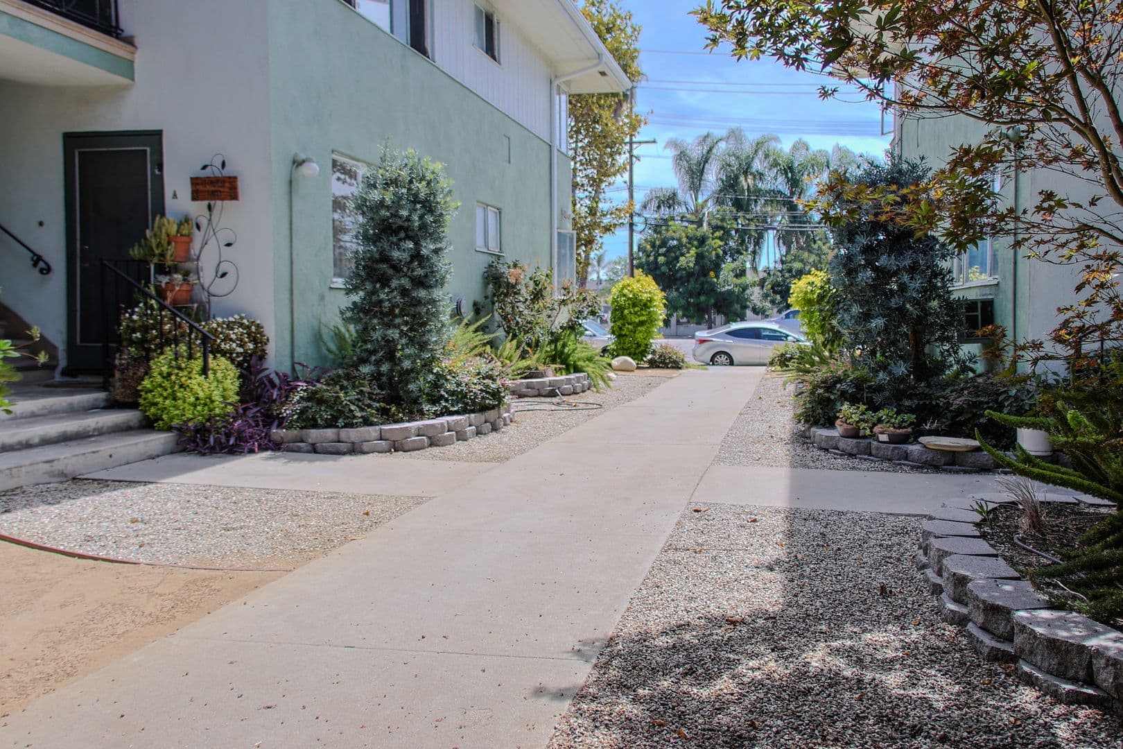 Burbank Apartment: 225-227 W Alameda Avenue