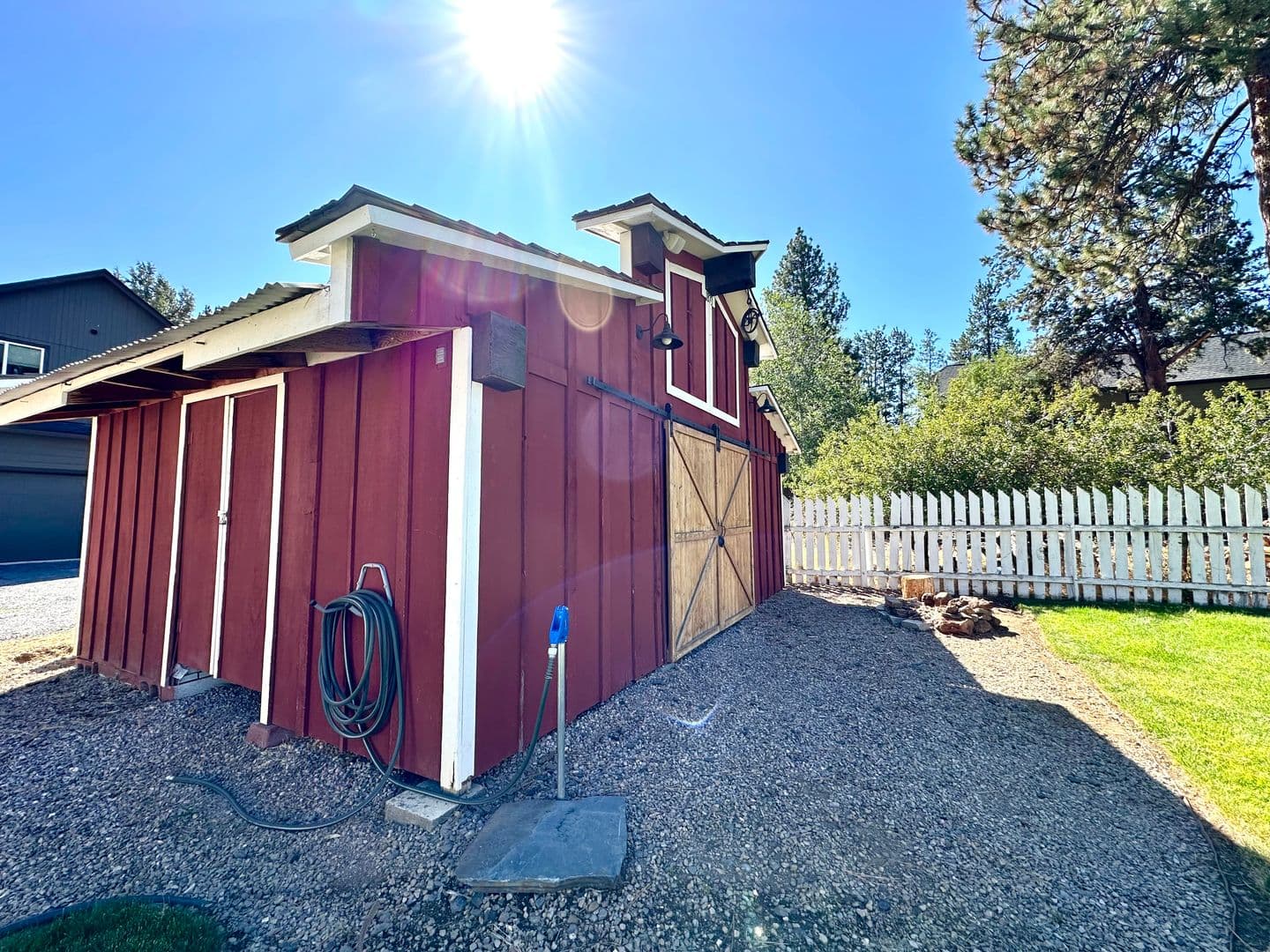 Sisters House: 305 W Washington